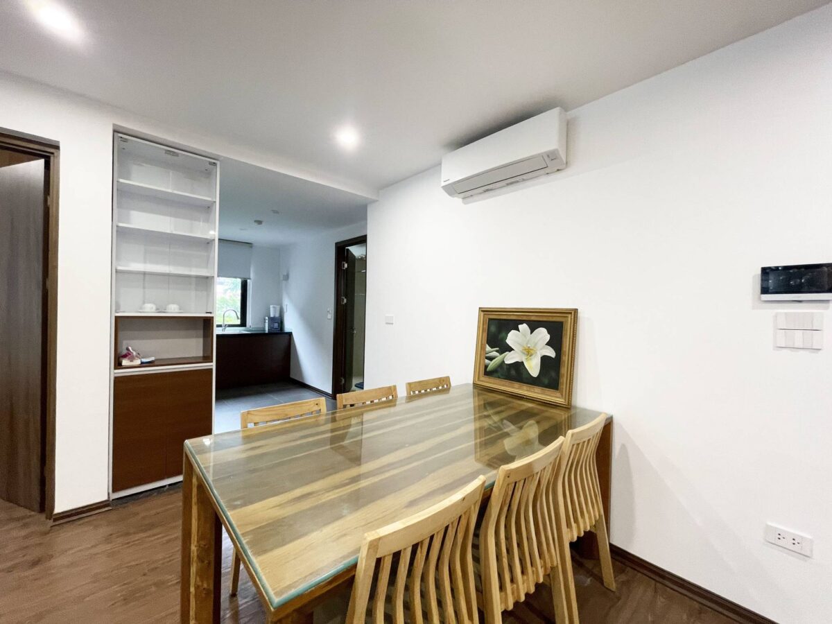 Big 2-bedroom apartment for rent in Xuan Dieu, Tay Ho, Hanoi (6)