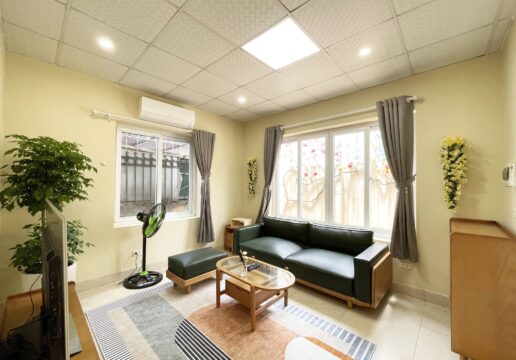 Cheap 3BRs3BATHs house for rent in Dang Thai Mai, Tay Ho, Hanoi (1)