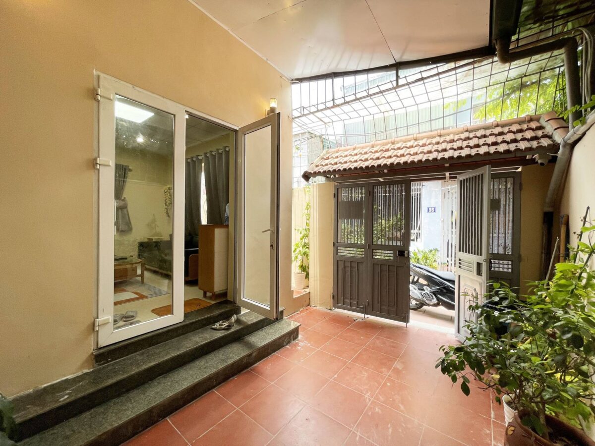 Cheap 3BRs3BATHs house for rent in Dang Thai Mai, Tay Ho, Hanoi (22)