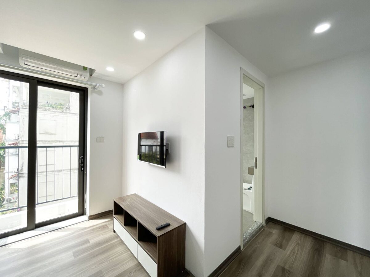 Elegant 2-bedroom apartment for rent in To Ngoc Van, Westlake Hanoi (11)