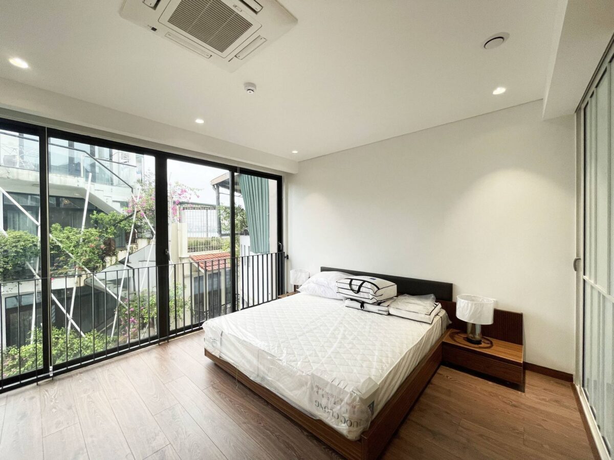 New 2-bedroom apartment in Dang Thai Mai for rent (10)