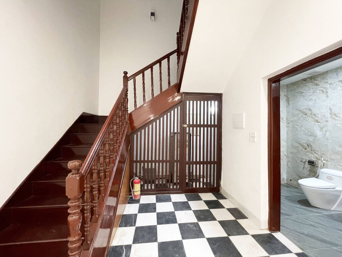 Well-renovated 5BRs unfurnished house in To Ngoc Van for rent (7)