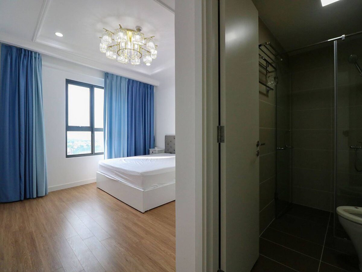 Big 3-bedroom apartment for rent in Metro Building, Kosmo Tay Ho (6)