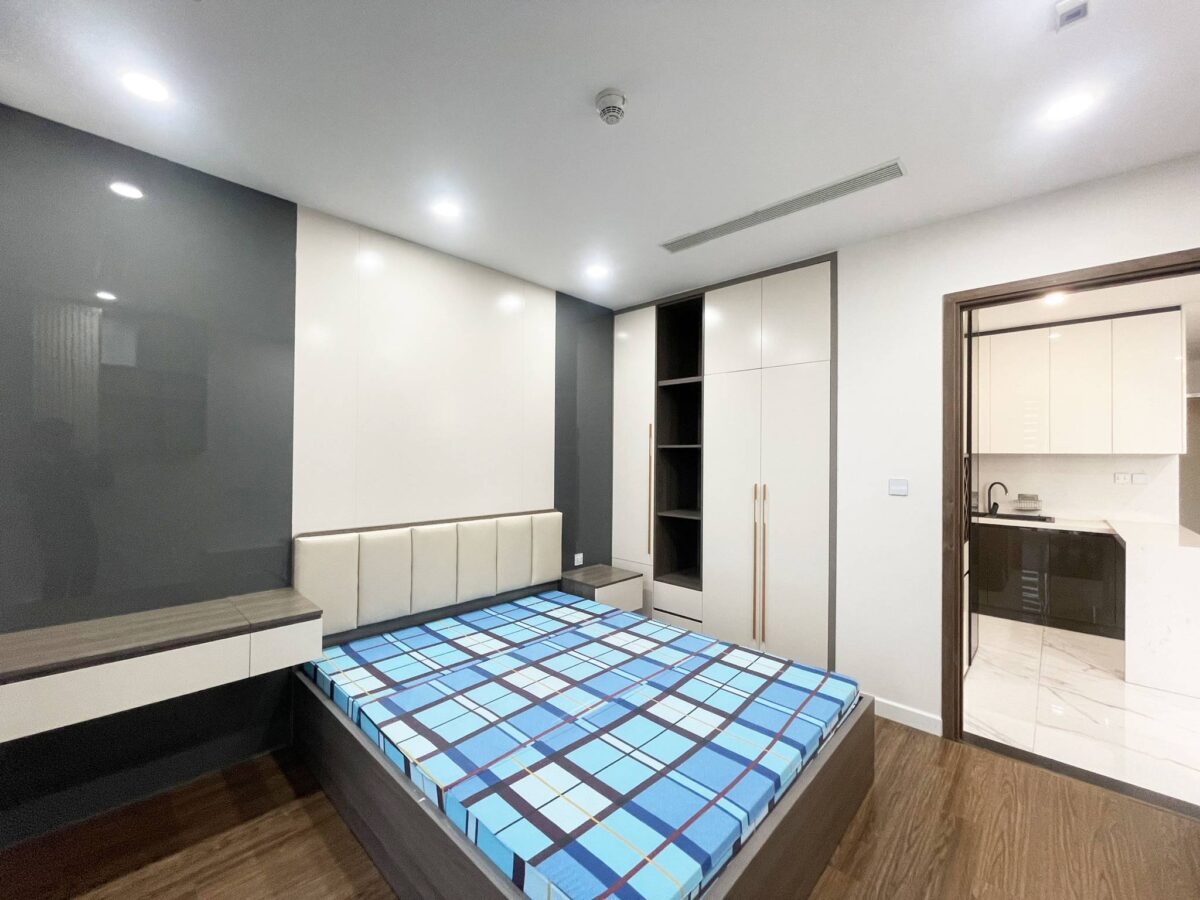 Cheap 3-bedroom apartment for rent in S1 Sunshine City (6)