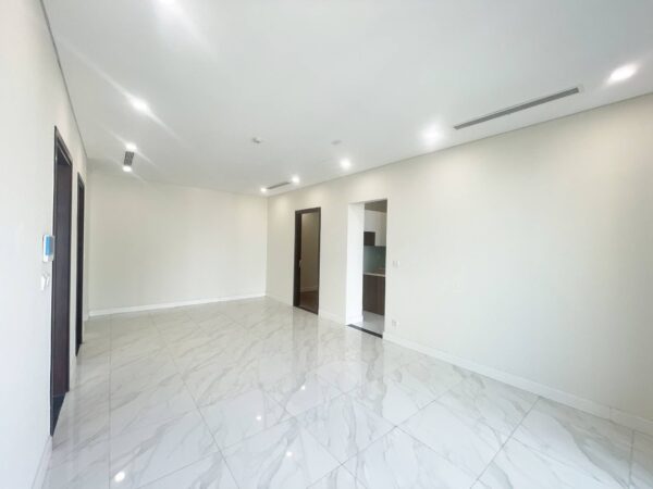 Impressive lave-view 3BRs unfurnished apartment for rent in D' El Dorado (1)