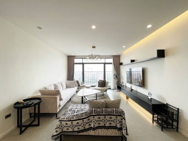 Incredibly beautiful lake-view 3BRs apartment in Platinum Residences for rent (1)