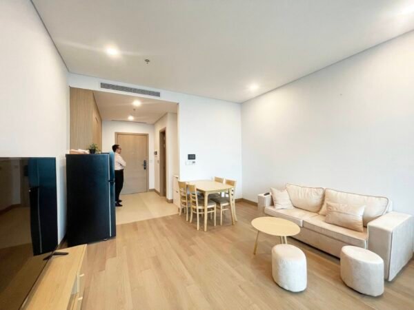Lancaster Luminaire studio Cheap apartment for rent at 650 USD (1)
