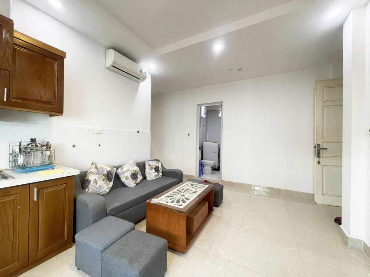 Cheap 3BRs4BATHs apartment for rent in Tu Hoa, Tay Ho, Hanoi (3)