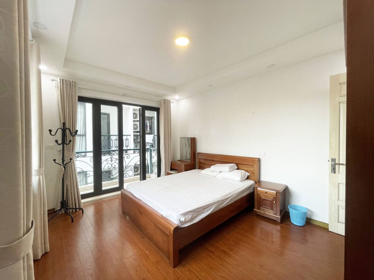 Cheap 3BRs4BATHs apartment for rent in Tu Hoa, Tay Ho, Hanoi (8)