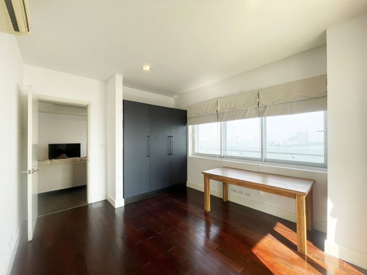 Spacious 4BRs lake-view apartment for rent in Golden Westlake (17)