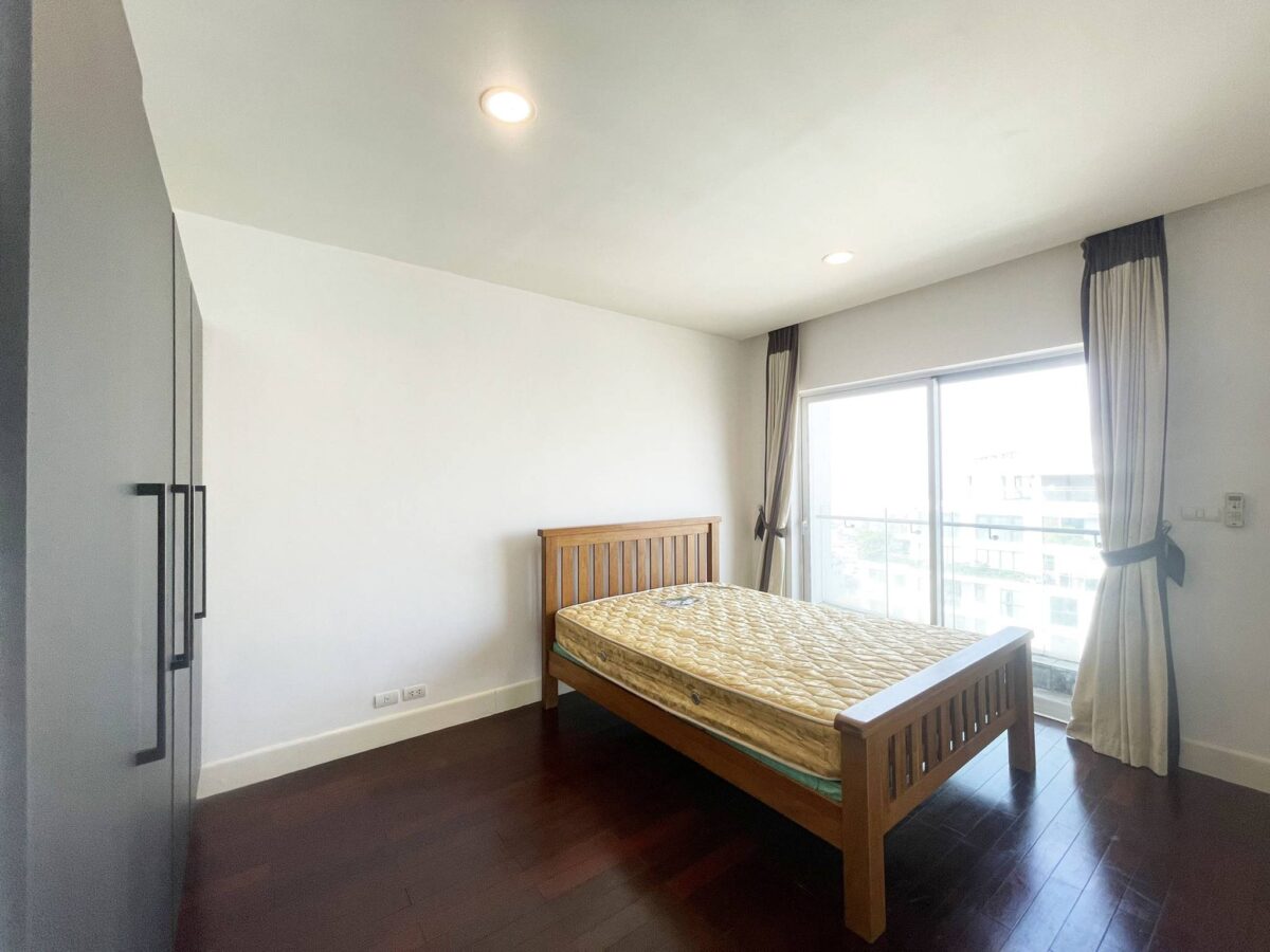 Spacious 4BRs lake-view apartment for rent in Golden Westlake (27)