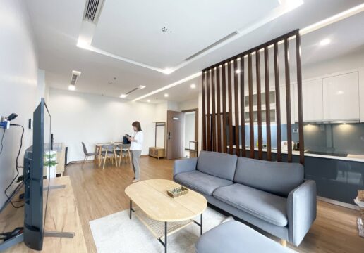 Airy 3 bedrooms for rent in Vinhomes Metropolis Lieu Giai (1)