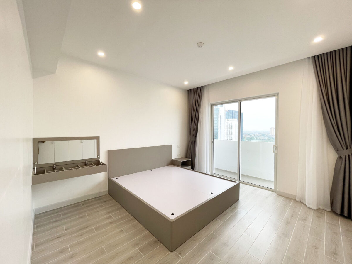 Awesome 3-bedroom apartment for rent at E1 Ciputra building (23)