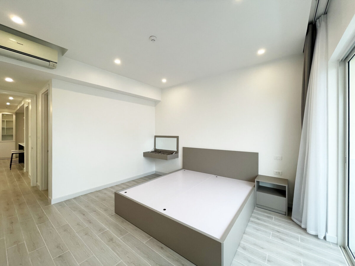 Awesome 3-bedroom apartment for rent at E1 Ciputra building (25)