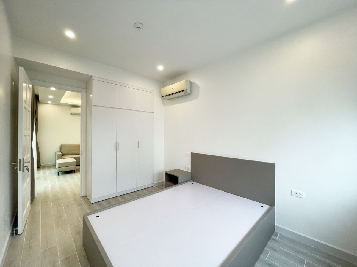 Awesome 3-bedroom apartment for rent at E1 Ciputra building (35)