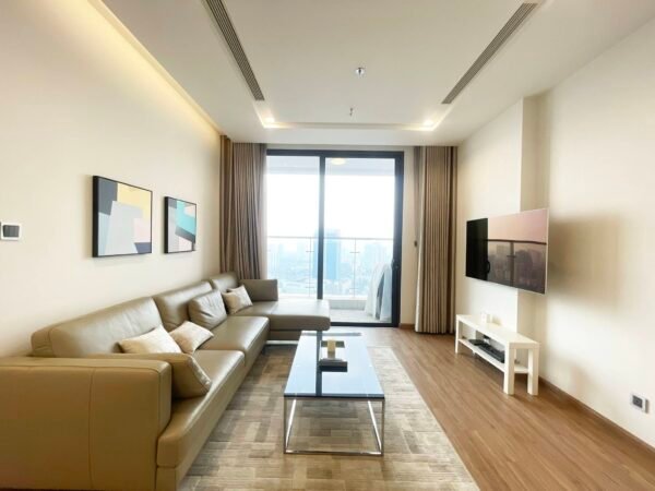 Comfortable 2-bedroom apartment in Vinhomes Metropolis for rent (2)