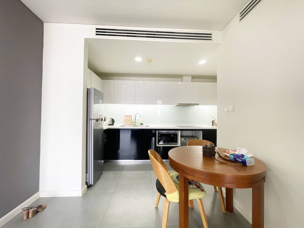 Excellent 1-bedroom apartment in Watermark Lac Long Quan for rent (6)