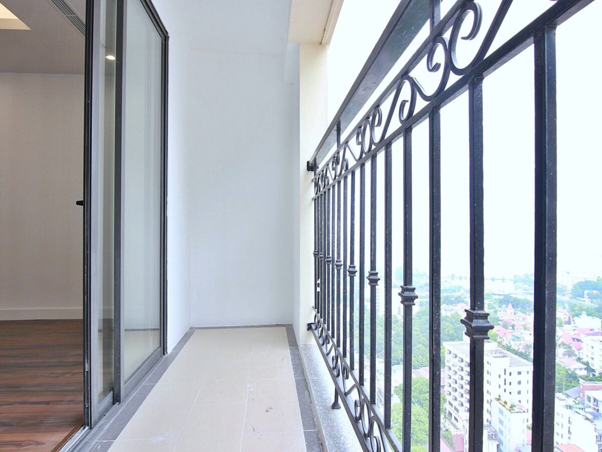 Extremely attractive price-for-rent apartment at D' Le Roi Soleil with a view of whole lake (27)