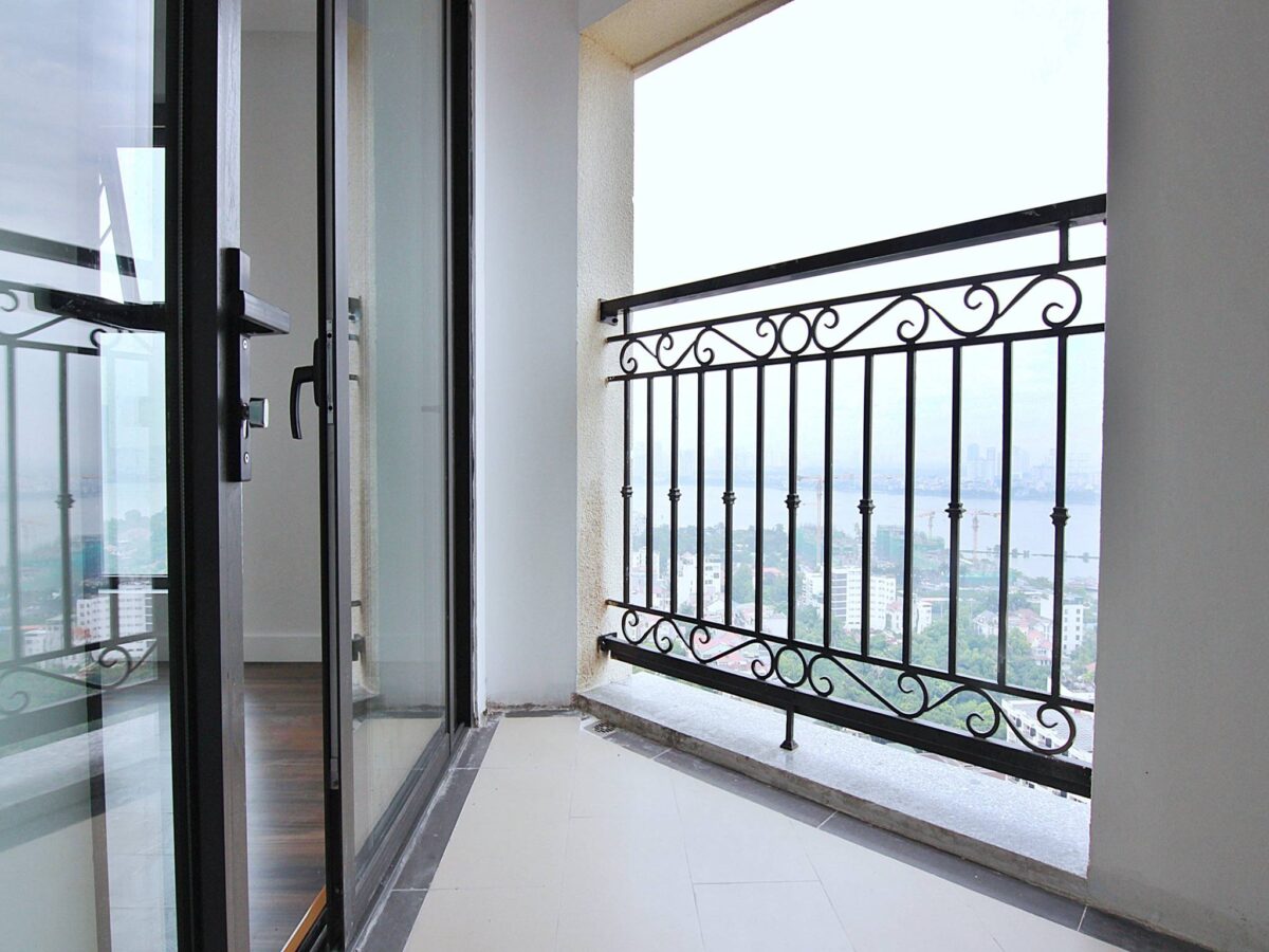 Extremely attractive price-for-rent apartment at D' Le Roi Soleil with a view of whole lake (28)