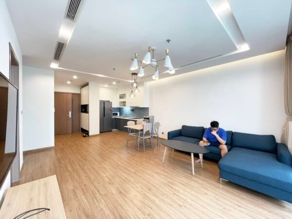 Reasonable 2-bedroom apartment for rent in M1 Vinhomes Metropolis (1)