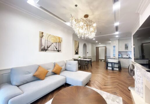 Royal-style 3BRs Vinhomes Metropolis apartment for rent (1)