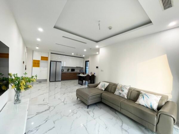 Bright 3-bedroom corner apartment in S4 Sunshine City for rent (1)