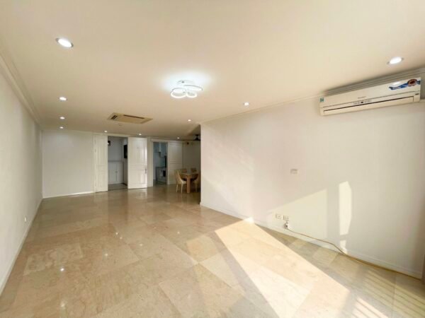 Cheap 4BRs182SQM apartment in P1 Ciputra for rent (1)