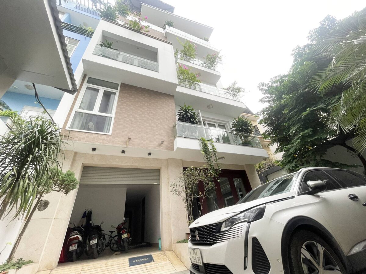 Gorgeous 5-storey garden house in Xuan La for rent (1)