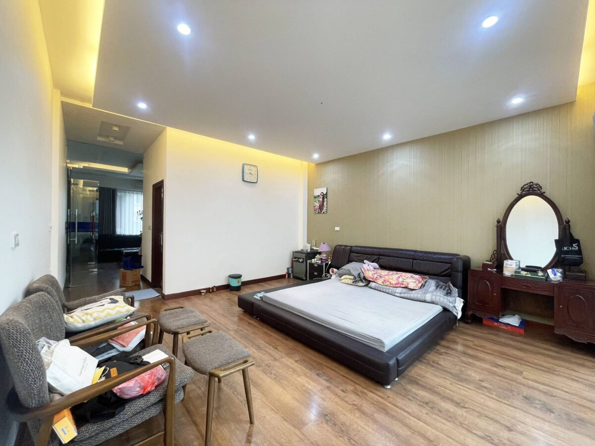 Gorgeous 5-storey garden house in Xuan La for rent (33)