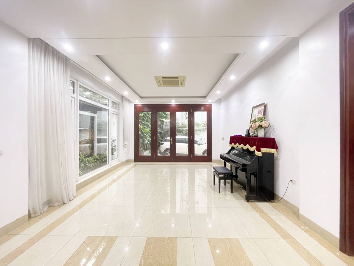 Gorgeous 5-storey garden house in Xuan La for rent (6)