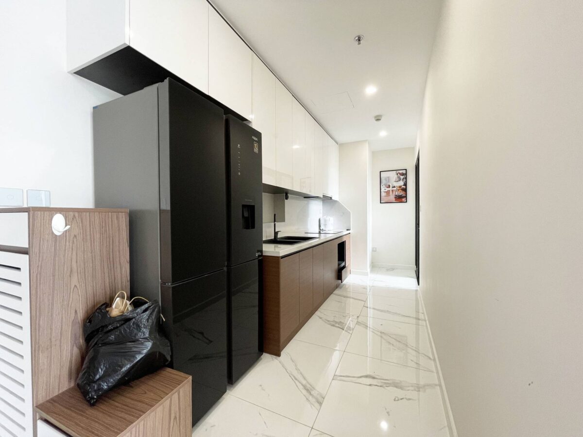 Nicely-decorated 2BRs+1 apartment for rent in S3 Sunshine City (6)