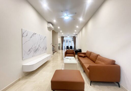 Modern-style 4-bedroom house at Ciputra for rent (5)