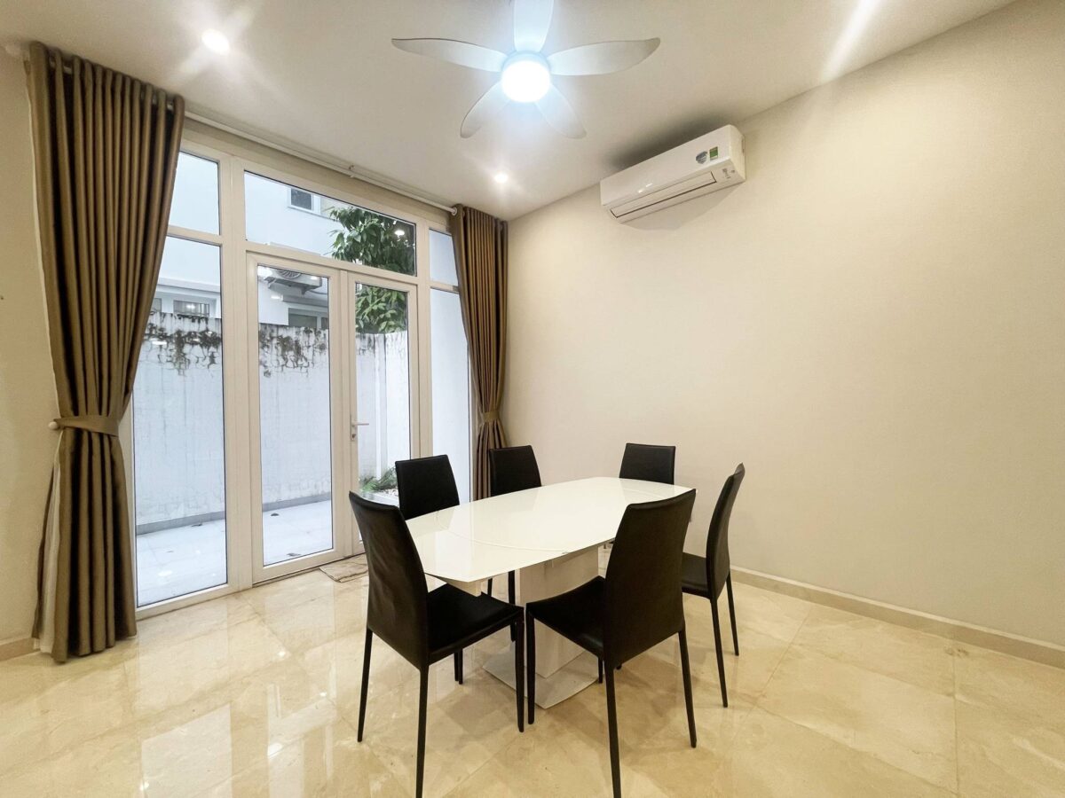 Modern-style 4-bedroom house at Ciputra for rent (8)