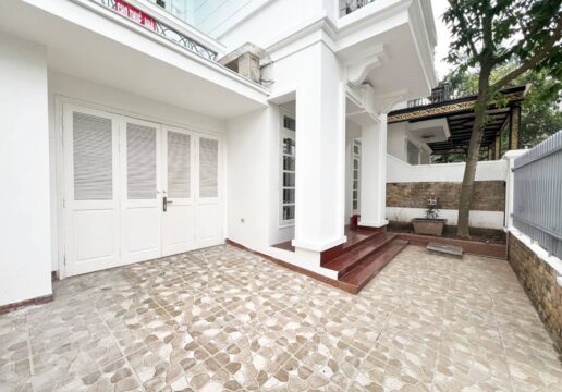 Spacious 5-bedroom unfurnished villa at D Ciputra for rent (1)