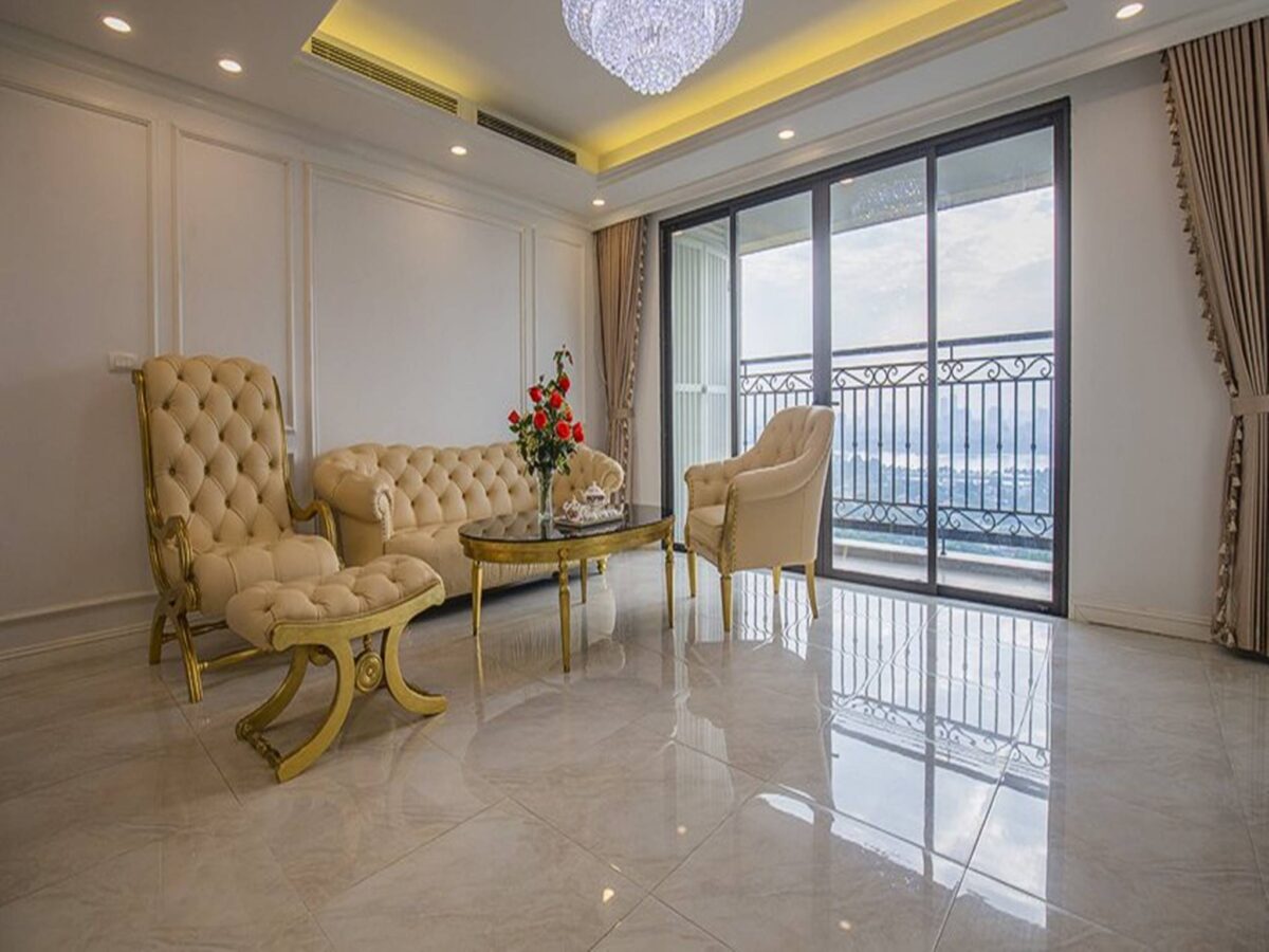 Big neo-classic apartment with 3 bedrooms in D' Le Roi Soleil for rent (3)