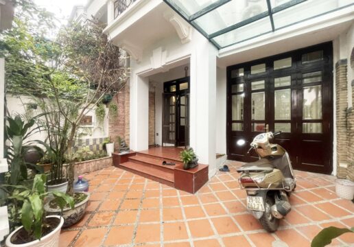 Cheap villa at C2 Ciputra for rent (1)