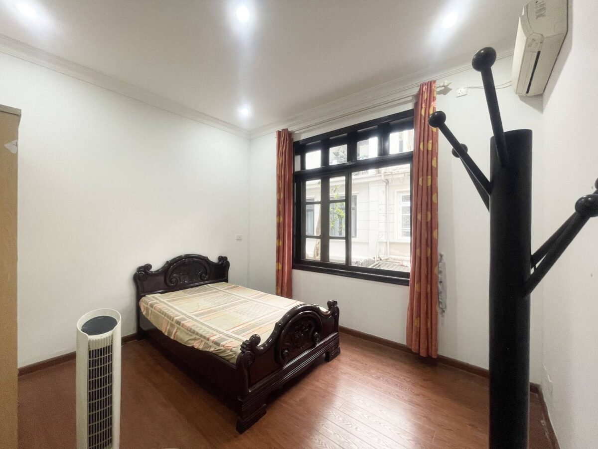 Cheap villa at C2 Ciputra for rent (22)