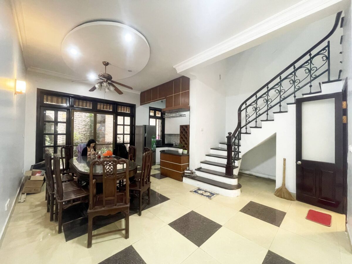 Cheap villa at C2 Ciputra for rent (9)