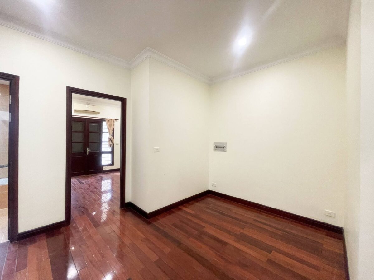 Cheap villa for rent at C2 Ciputra, close to SIS (22)