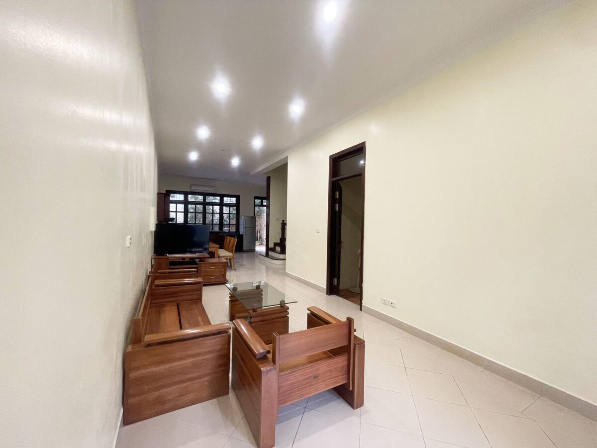 Cheap villa for rent at C2 Ciputra, close to SIS (5)