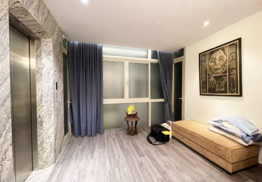 Inexpensive 2-bedroom apartment for rent at 292 Nghi Tam (1)