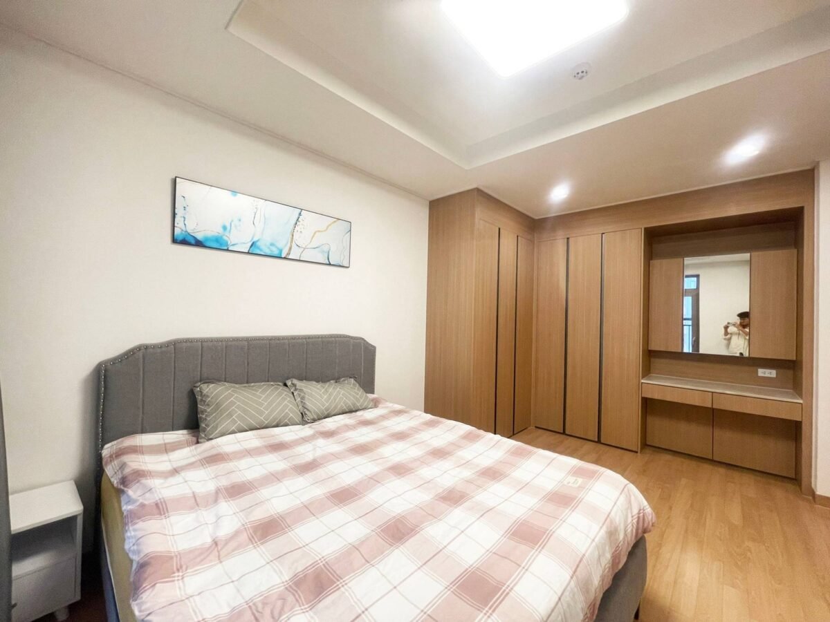Modern 2-bedroom apartment at Starlake for rent (12)