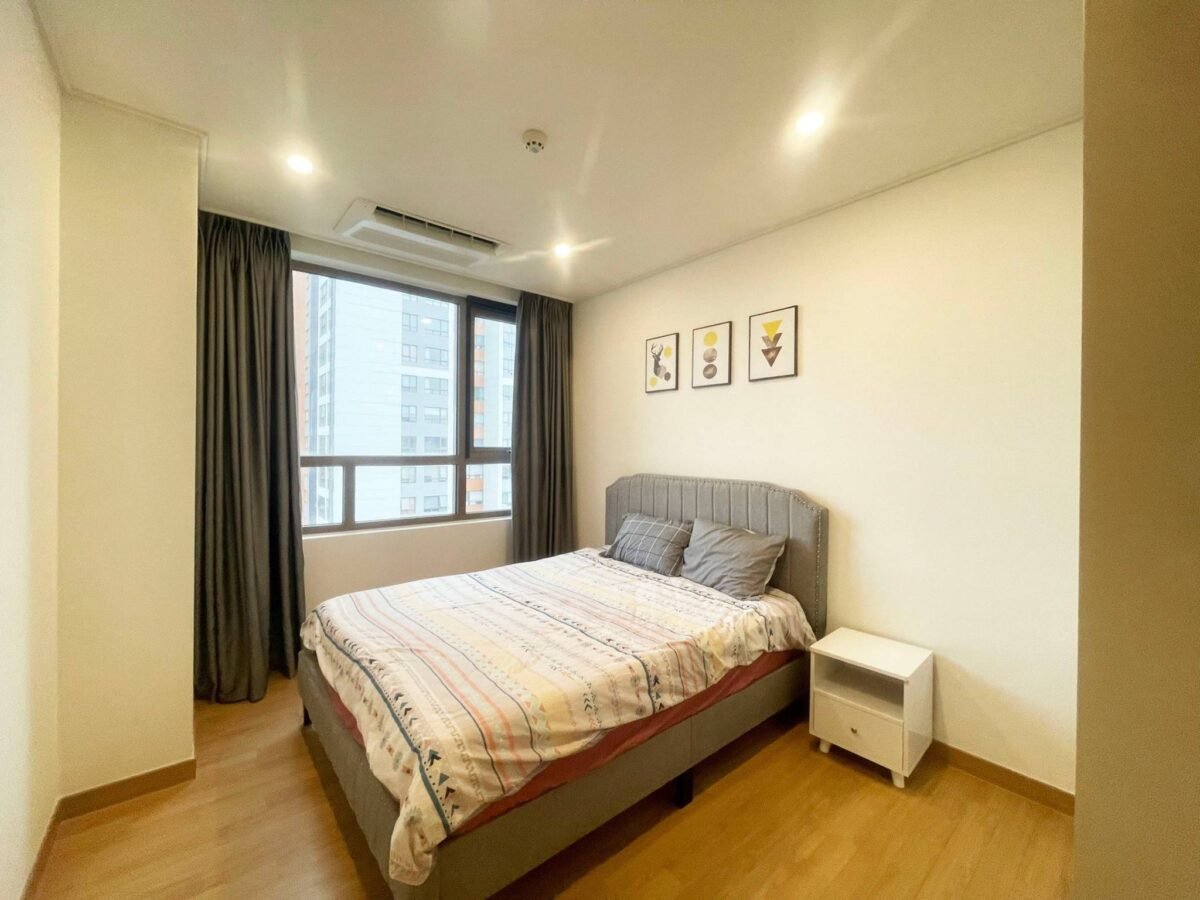 Modern 2-bedroom apartment at Starlake for rent (8)