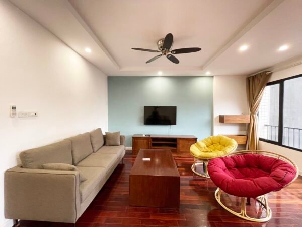 2 bedrooms To Ngoc Van Colorful apartment for rent (1)