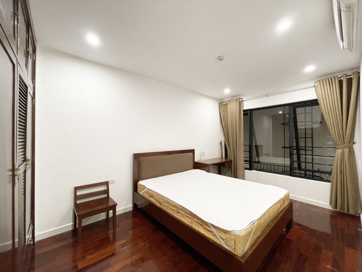 2 bedrooms To Ngoc Van Colorful apartment for rent (12)