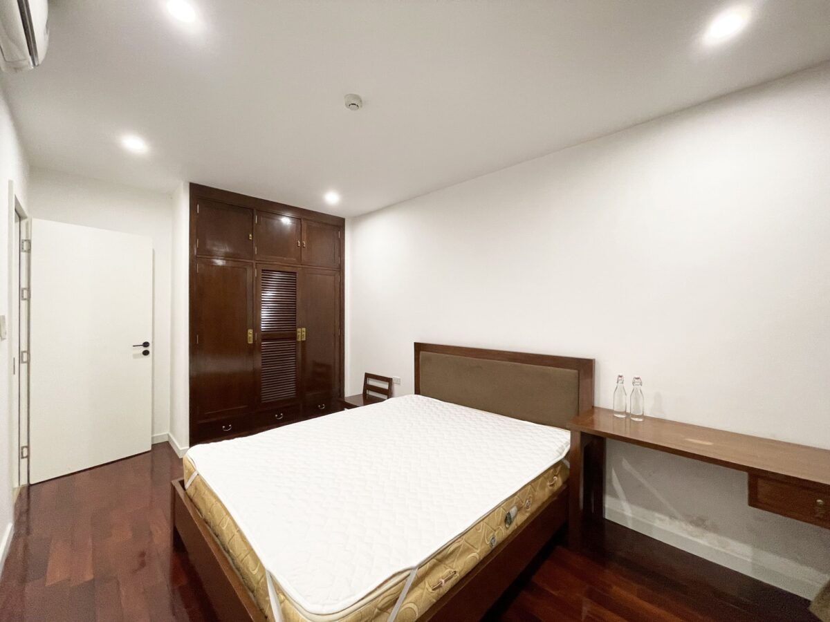 2 bedrooms To Ngoc Van Colorful apartment for rent (13)