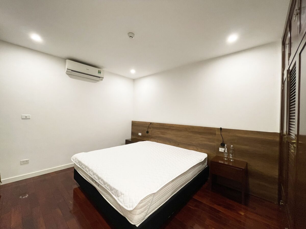 2 bedrooms To Ngoc Van Colorful apartment for rent (16)