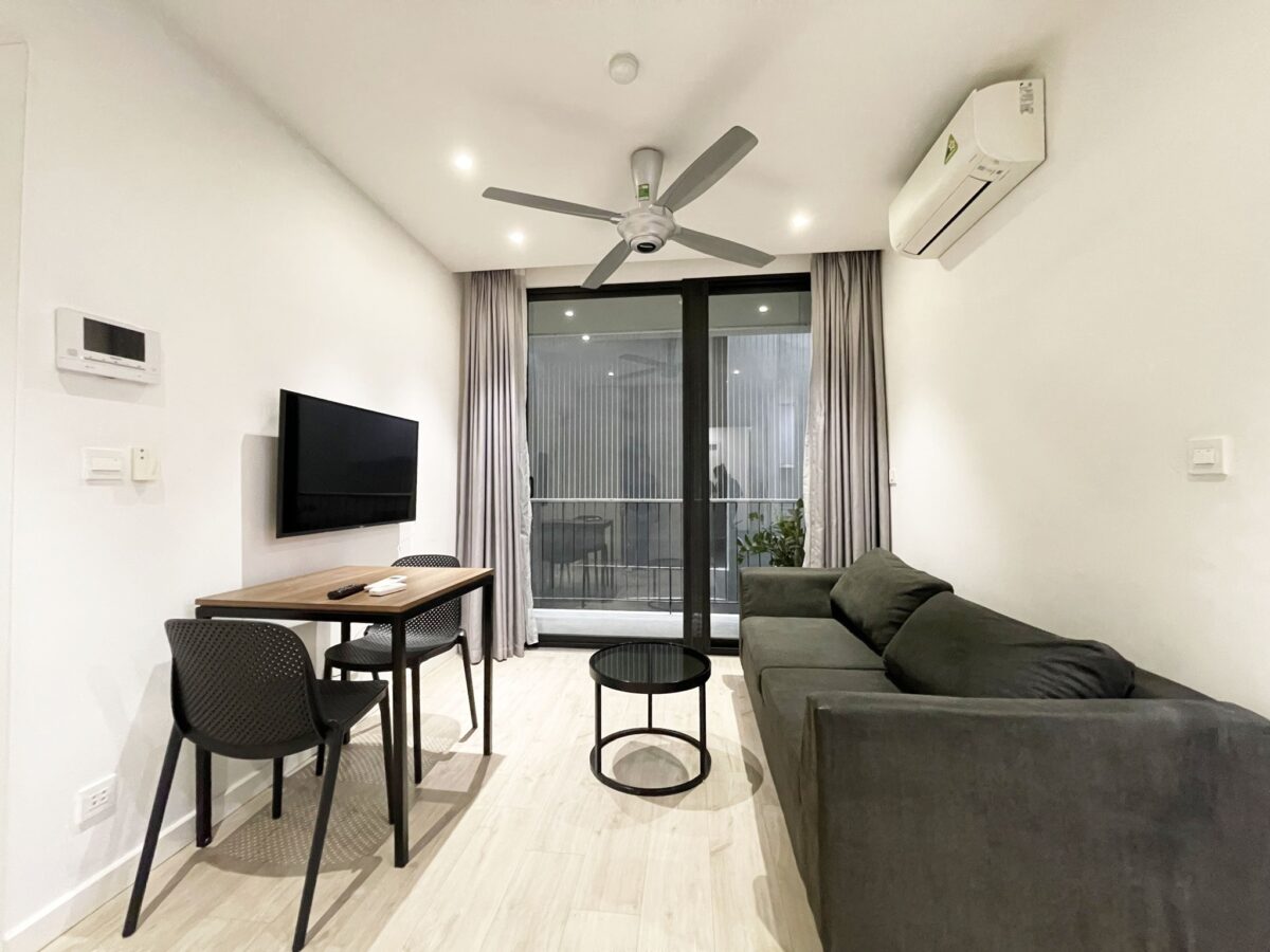 Big balcony 1-bedroom apartment in To Ngoc Van for rent (2)