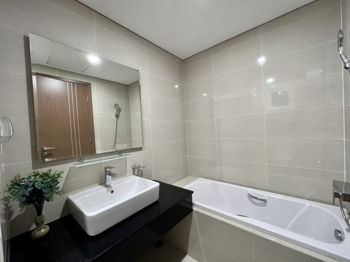 Heavenly apartment with 3 bedrooms at The Link Ciputra for rent (17)