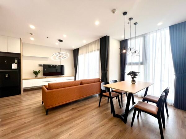 Luxurious 2-bedroom apartment at Imperia Smart City for rent (2)